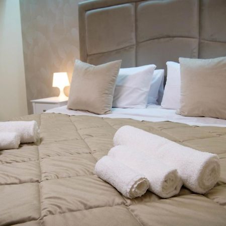 Home Luxury Наполи Екстериор снимка