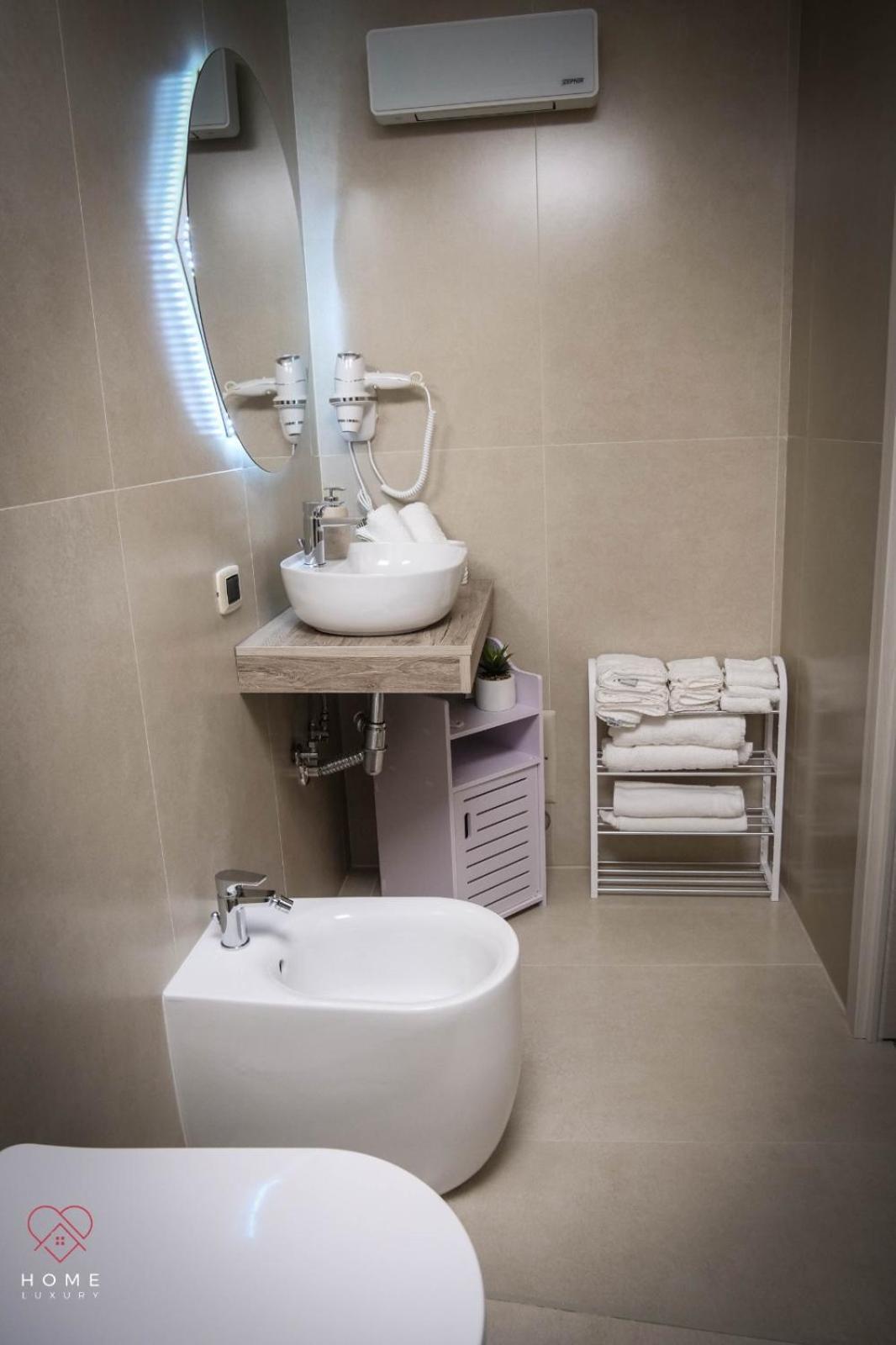 Home Luxury Наполи Екстериор снимка